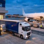 ✈️🚛 Naviguer dans le transport international : Air, Route ou Mer, quel choix pour votre business ?